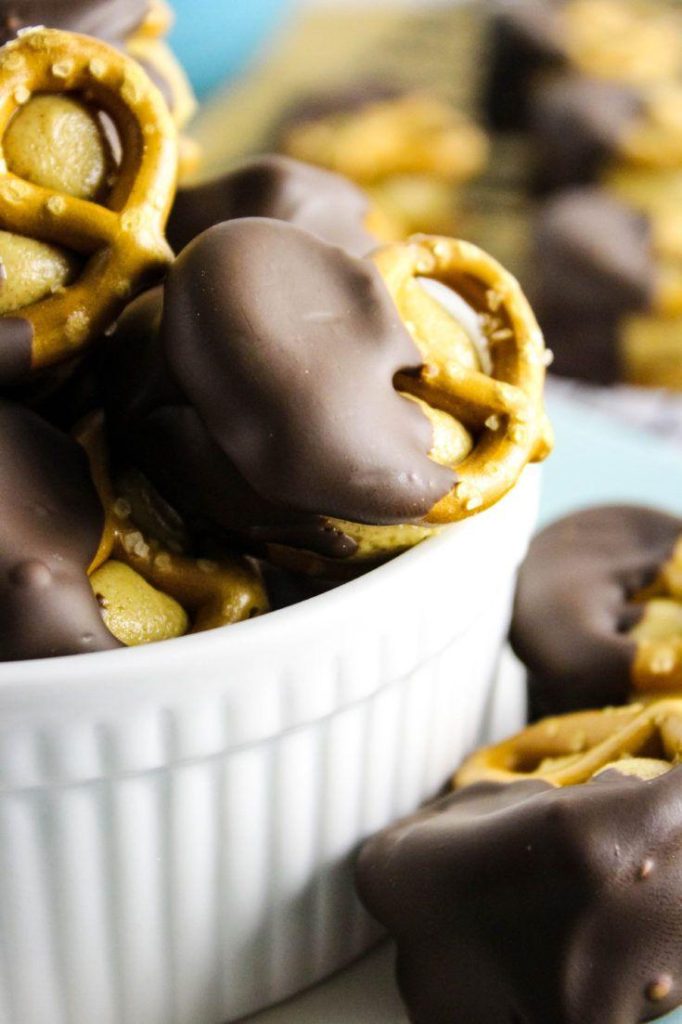 Vegan Chocolate Peanut Butter Pretzel Bites