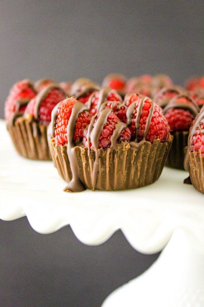 Vegan Valentine Crunch Cups with Raspberries Vegan Valentine Crunch Cups with Raspberries