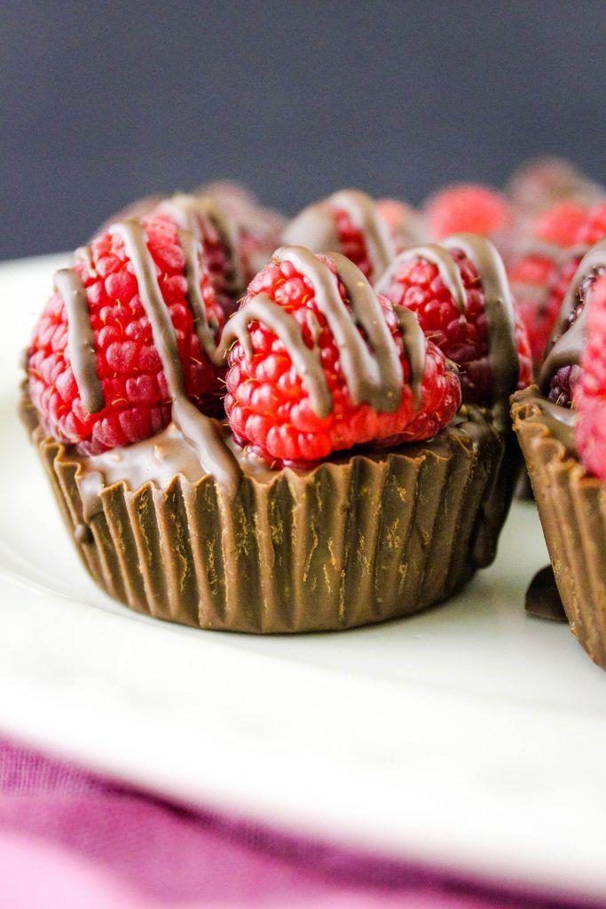 Vegan Valentine Crunch Cups with Raspberries Vegan Valentine Crunch Cups with Raspberries