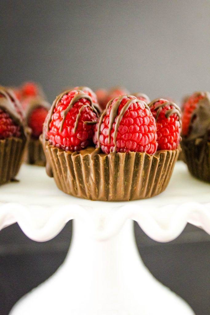 Vegan Valentine Crunch Cups with Raspberries Vegan Valentine Crunch Cups with Raspberries