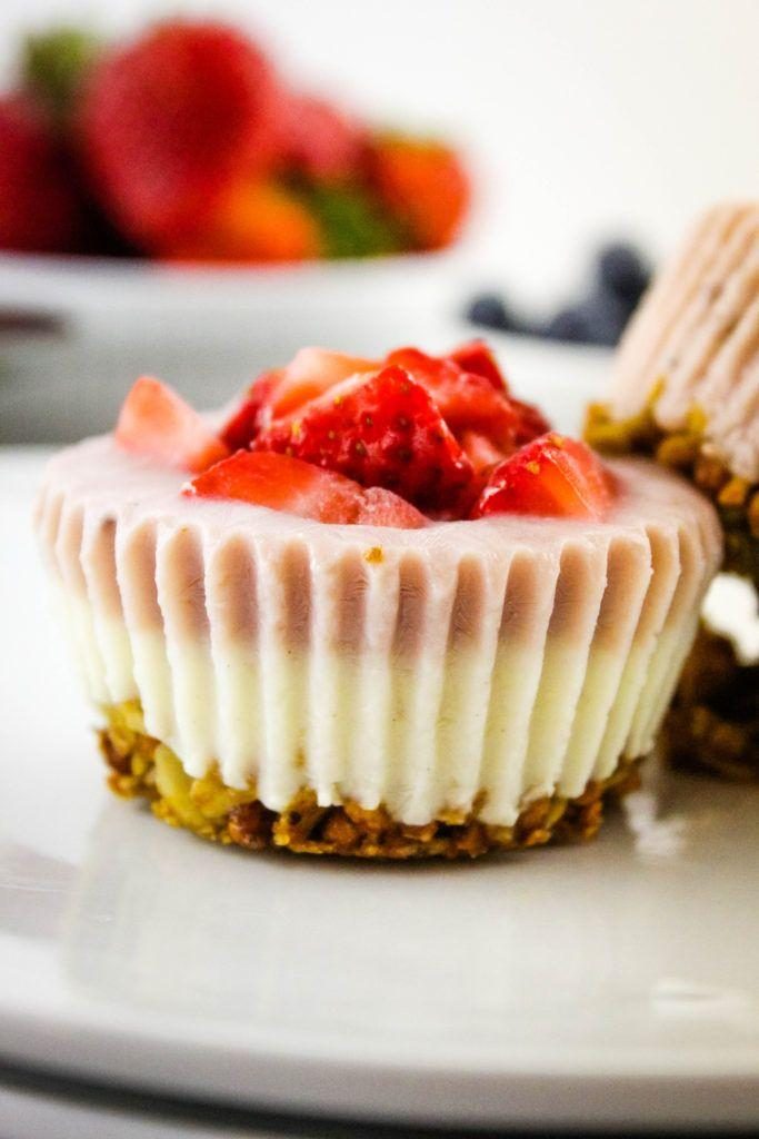 Frozen Yogurt Granola Cups