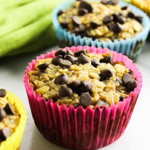 Easy Chocolate Chip Oatmeal Breakfast Cups