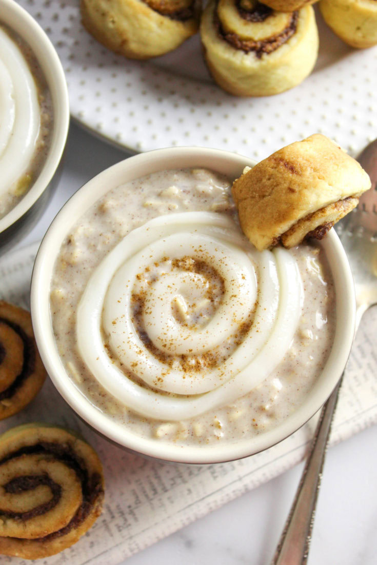 Cinnamon Roll Overnight Oats