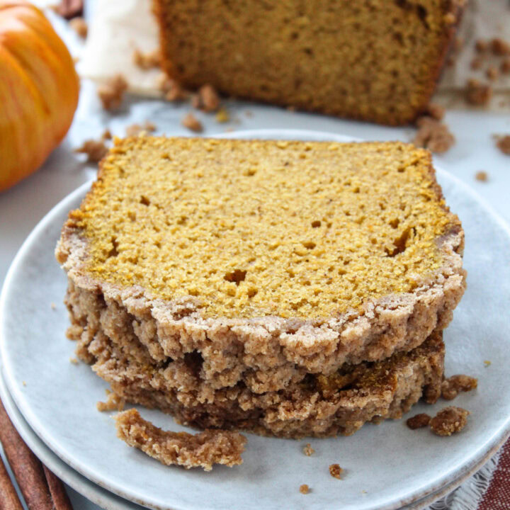 Pumpkin Bread with Crumb Topping