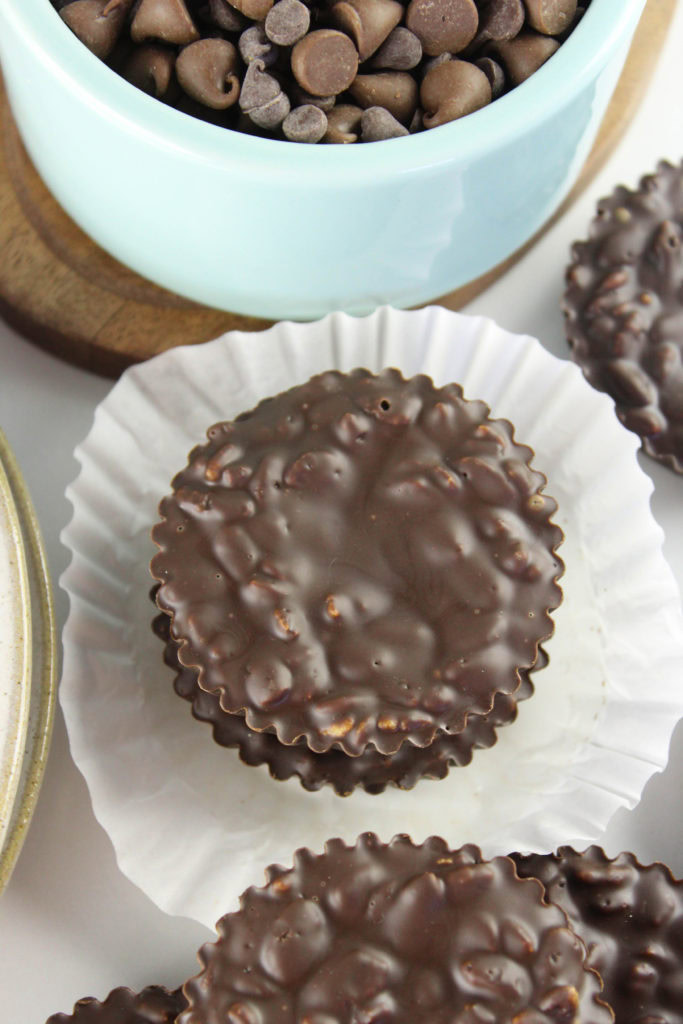 5-Minute Vegan Chocolate Crunch Cups