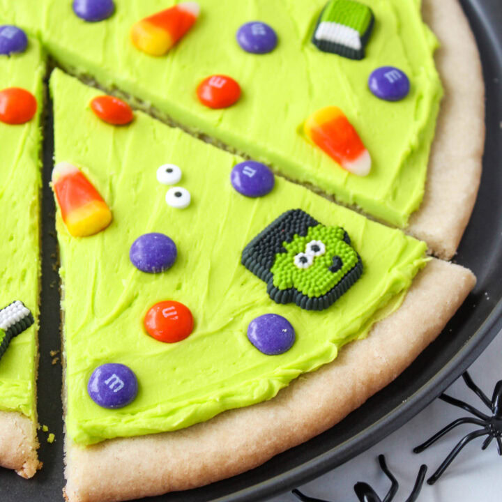 Halloween Cookie Pizza
