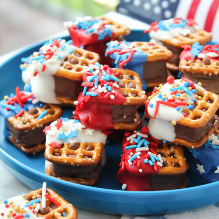 Patriotic Candy Bar Pretzel Bites