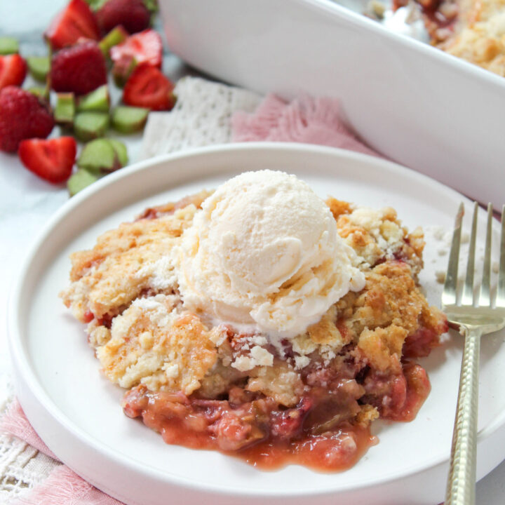 Strawberry Rhubarb Dump Cake