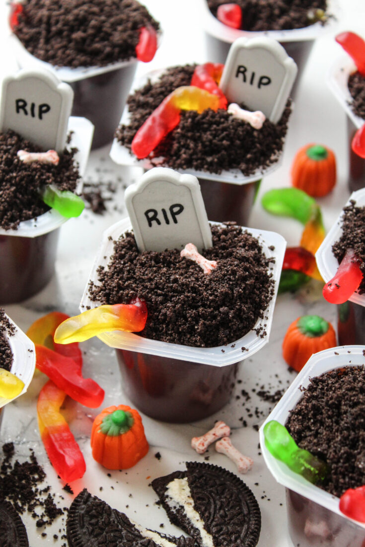 Halloween Dirt Cake Pudding Cups