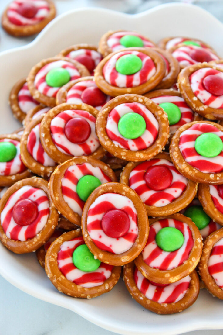 Peppermint Pretzel Bites