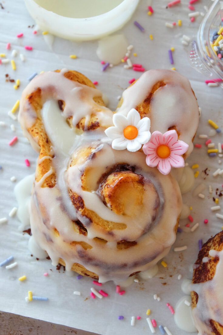 Easter Bunny Cinnamon Rolls