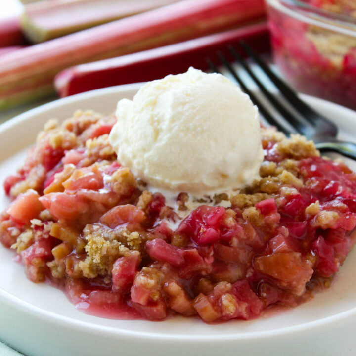 Rhubarb Crisp