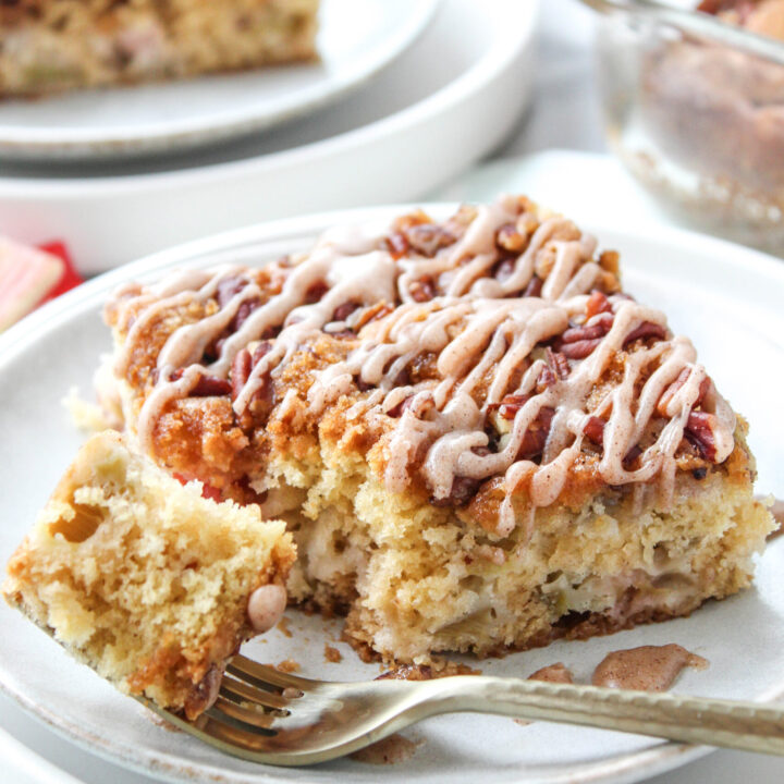 Rhubarb Cake with Cinnamon Icing