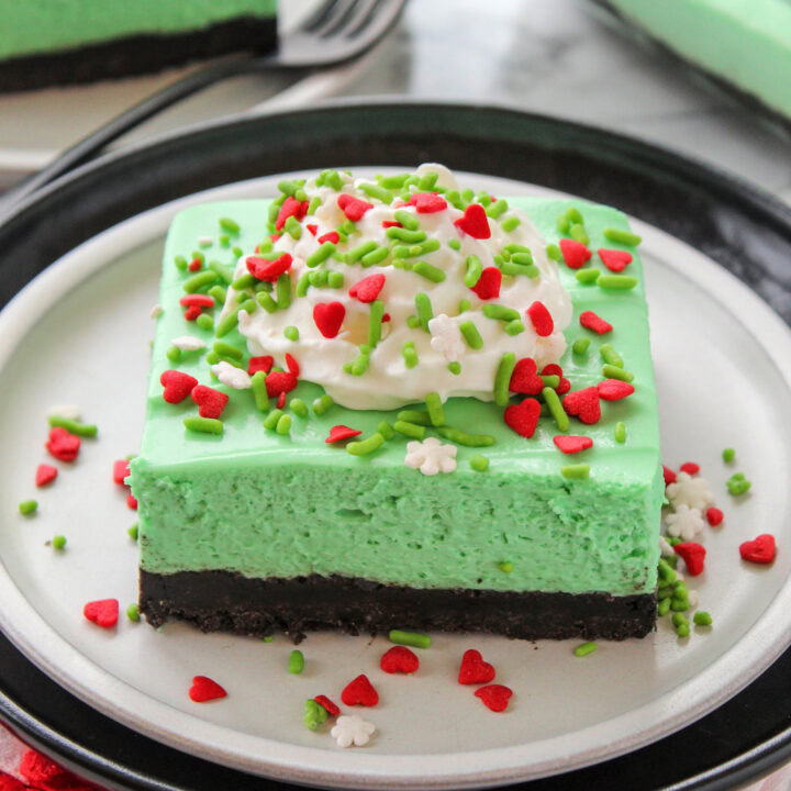 No Bake Grinch Christmas Cheesecake