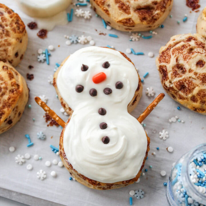 Cinnamon Roll Snowman