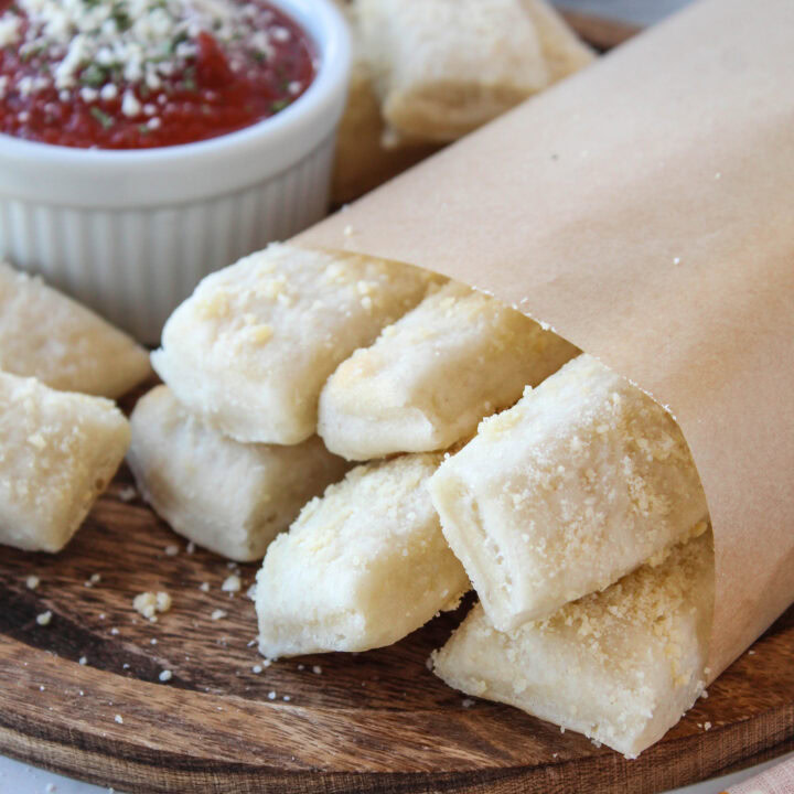 Easy Copycat Little Caesars Crazy Bread