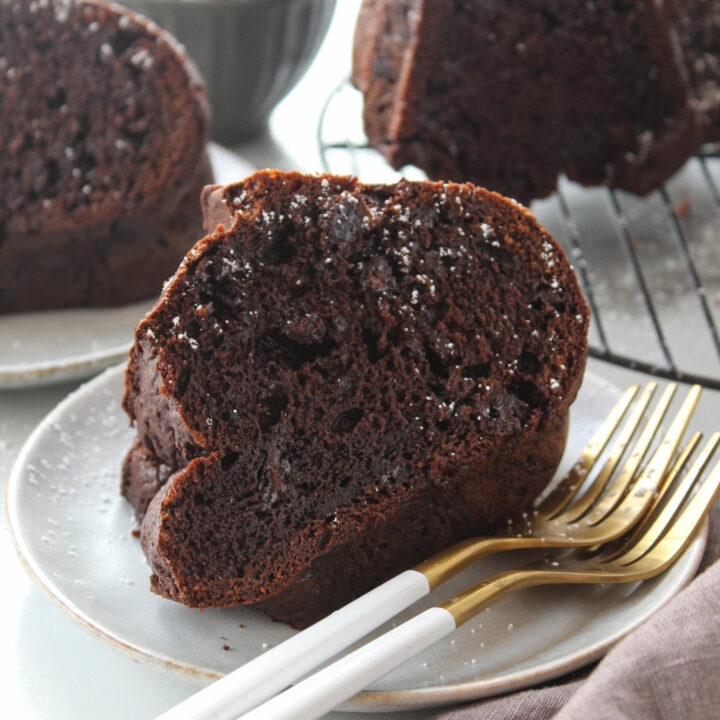 The Best Chocolate Bundt Cake