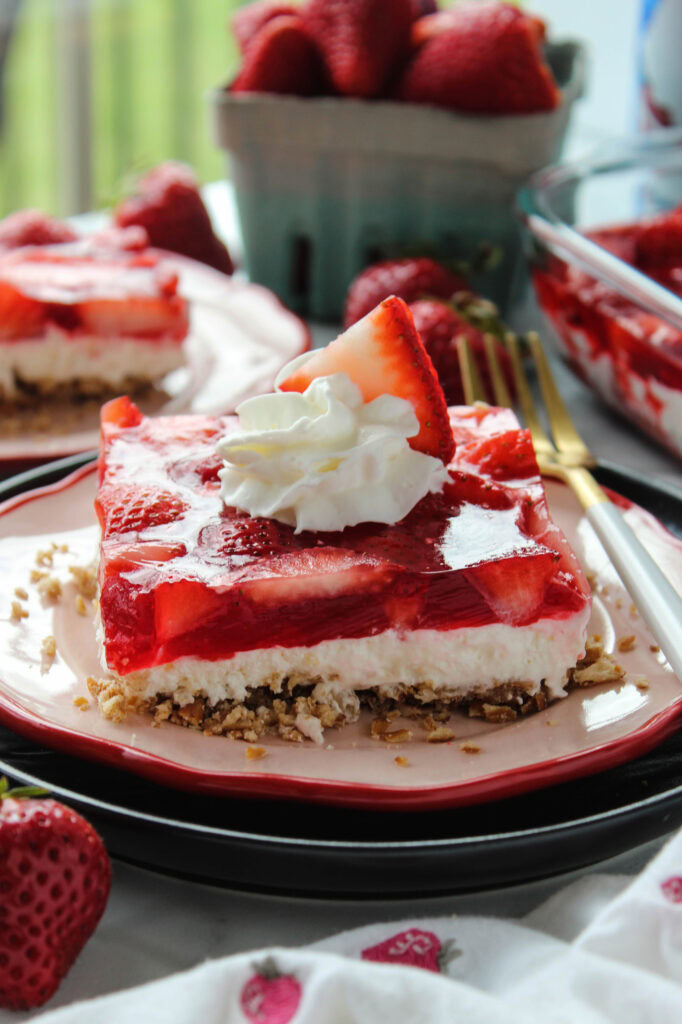 Strawberry Pretzel Salad Recipe