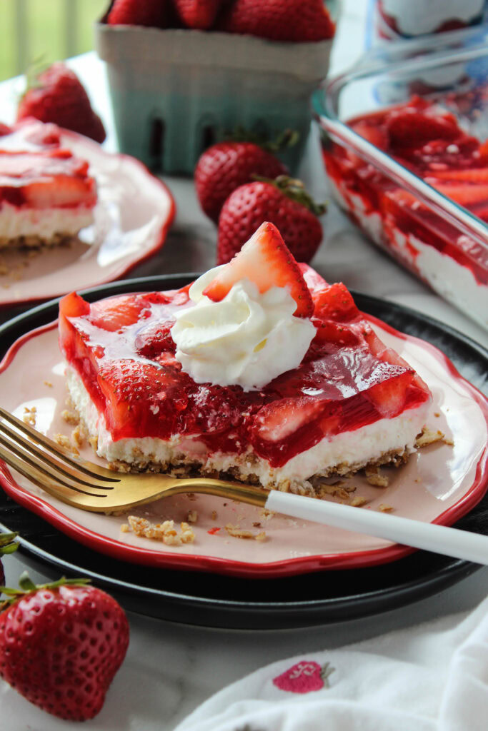 Strawberry Pretzel Salad Recipe