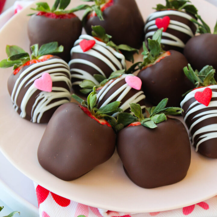 The Best Easy Chocolate Covered Strawberries