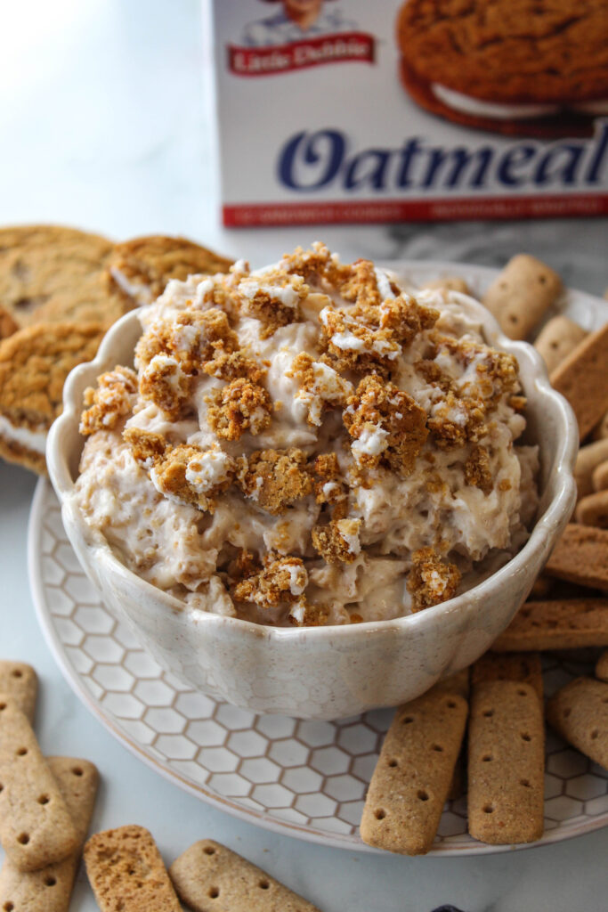 Best Oatmeal Creme Pie Dessert Dip (Easy Recipe!)