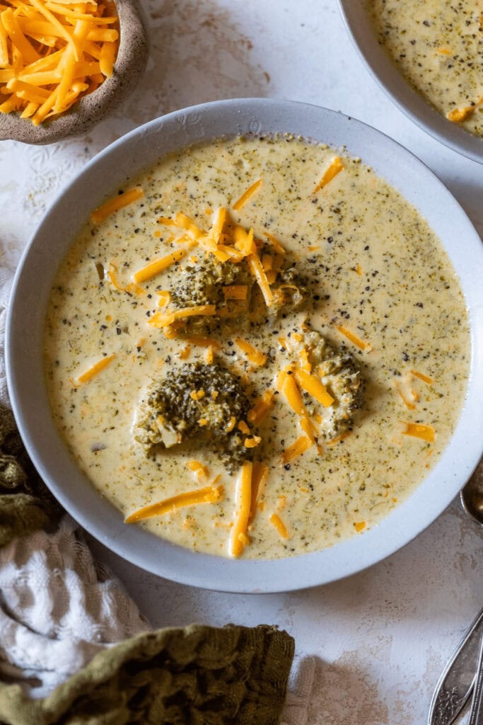 20 of the Best Vegetarian Crock Pot Soup Recipes (Easy & Comforting!)