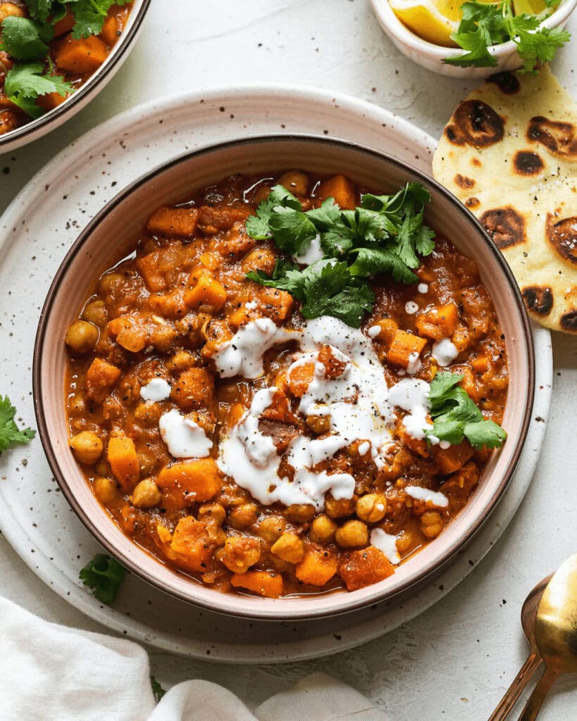 20 of the Best Vegetarian Crock Pot Soup Recipes (Easy & Comforting!)