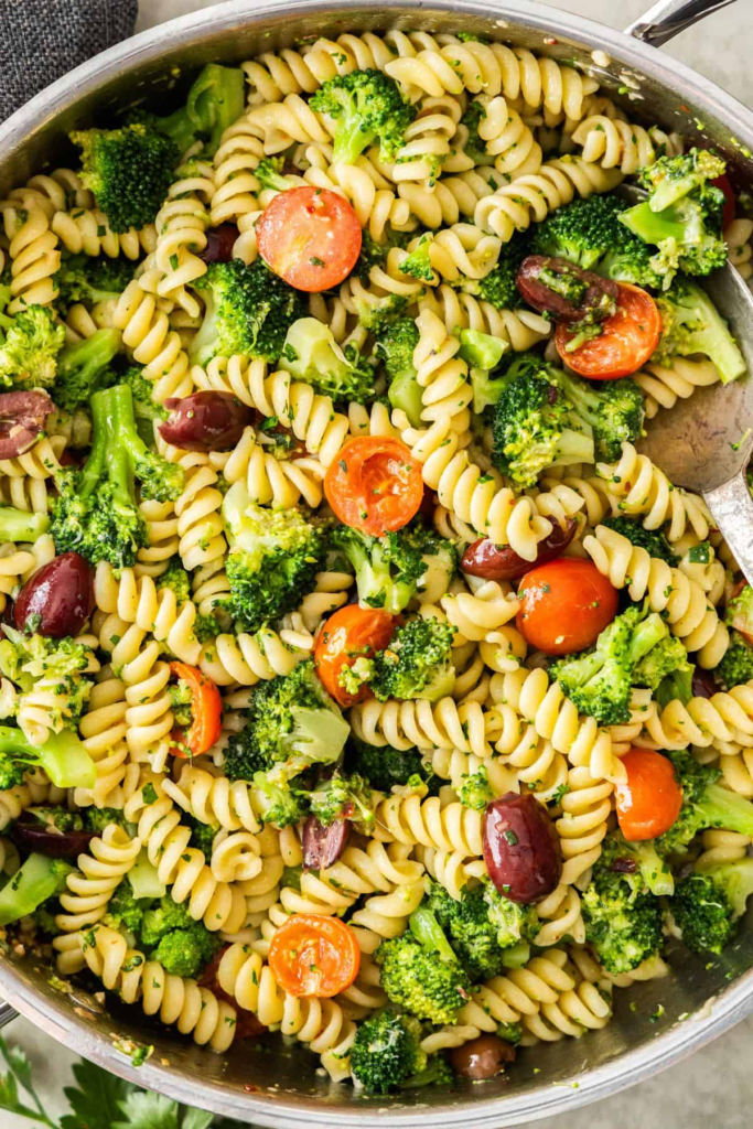 Spicy Broccoli and Tomato Pasta
